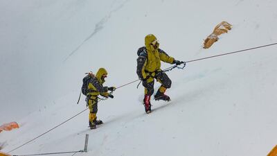 The team leaves Camp 3. Courtesy UAE Armed Forces