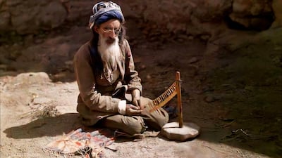 An Afghan silversmith photographed by Frederic Gadmer in 1928 in Kabul, Afghanistan. Frederic Gadmer, BabelColour
