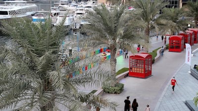 The majority of residential towers in Dubai Marina offer incredible views, have their own swimming pools, gyms, parks and sometimes BBQ areas for residents to enjoy.