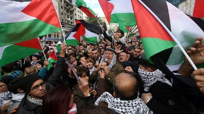 Palestinian protesters shout slogans against the United States during a protest in Nablus on December 2017. Alaa Badarneh / EPA