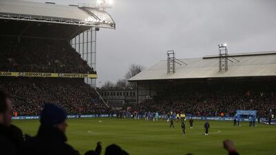 Chelsea and Crystal Palace players arrive on the pitch ahead of their Premier League match at Selhurst Park in south London on January 3, 2016. Adrian Dennis / AFP