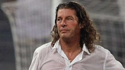 The former UAE coach Bruno Metsu at the end of their 2010 World Cup qualifying match against North Korea in Abu Dhabi.