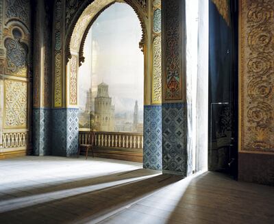 An Alhambra-inspired set at the Sheikh Khalifa Theatre in the Palace of Fontainebleau. Gilles Coulon / Tendance Floue