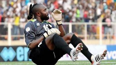 Democratic Republic of Congo goalkeeper Kidiaba Muteba celebrates as his team scored their second goal during their World Cup 2014 Africa Zone qualifying match against Togo in Kinshasa on June 10, 2012. Democratic Republic of Congo won 2-0. AFP PHOTO/JUNIOR D. KANNAH