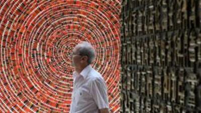 The contemporary debate over what is art is divided between those who see the essence of art in the social institutions that surround it and those who think that there are universal properties that all artworks share.