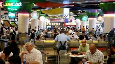 One nutritionist says the onus lies on restaurants to provide more healthy food.