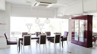 En Vogue’s full-service offering also includes a team of architects, artists and interior designers, who can do anything from designing large-scale commercial and residential projects to helping you decide where to place all your exciting new purchases.