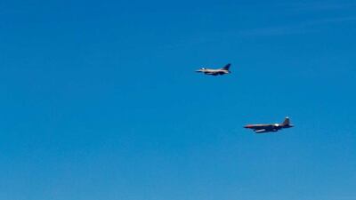 Kratos UTAP-22 Mako in close proximity to F-16. Photo: Kratos Defense & Security Solutions, Inc