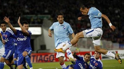 Richard Porta, right, in action for Uruguayan side Nacional, has moved to Al Wasl on a one-year loan deal.