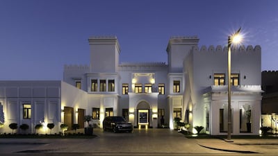 9: Price on application. Signature Villa. 6 bedrooms, 6 bathrooms (5 ensuite), 13,600 sq ft plot.