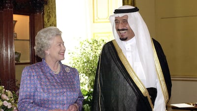 Britain's Queen Elizabeth II with Saudi Arabia's King Salman in London 28 June 2000. Fiona Hanson / AFP Photo