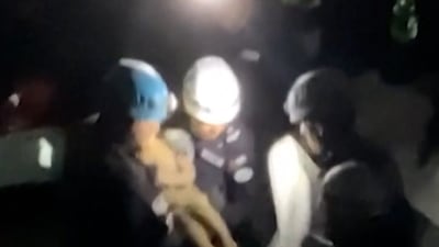 Jordanian rescuers pull toddler from rubble in Venezuela