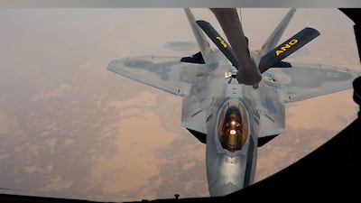 US fighter jet refuels mid-air in Middle East