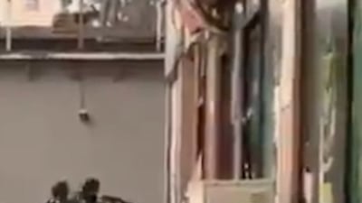 Three suicide bombers target paramilitary headquarters in Pakistan