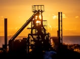 UK to lose 160,000 jobs due to Iran war as Heathrow passenger numbers hit
