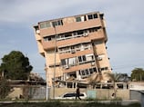 Venezuela earthquakes kill at least 920 as rescue teams continue search for survivors