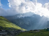 How to lose and find yourself in the Himalayas ... and Hatta