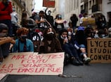 French government offers olive branch to student protest movement