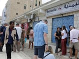 Hundreds of tourists stranded in Socotra as inter-Yemeni clashes ground planes