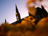 US limits student visa duration and clamps down on stays by foreign journalists