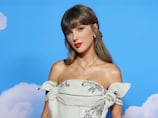 Taylor Swift wears ring made in Beirut by designer Selim Mouzannar to Toy Story 5 premiere