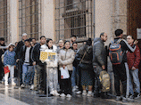 Spain to give legal status to 500,000 undocumented migrants