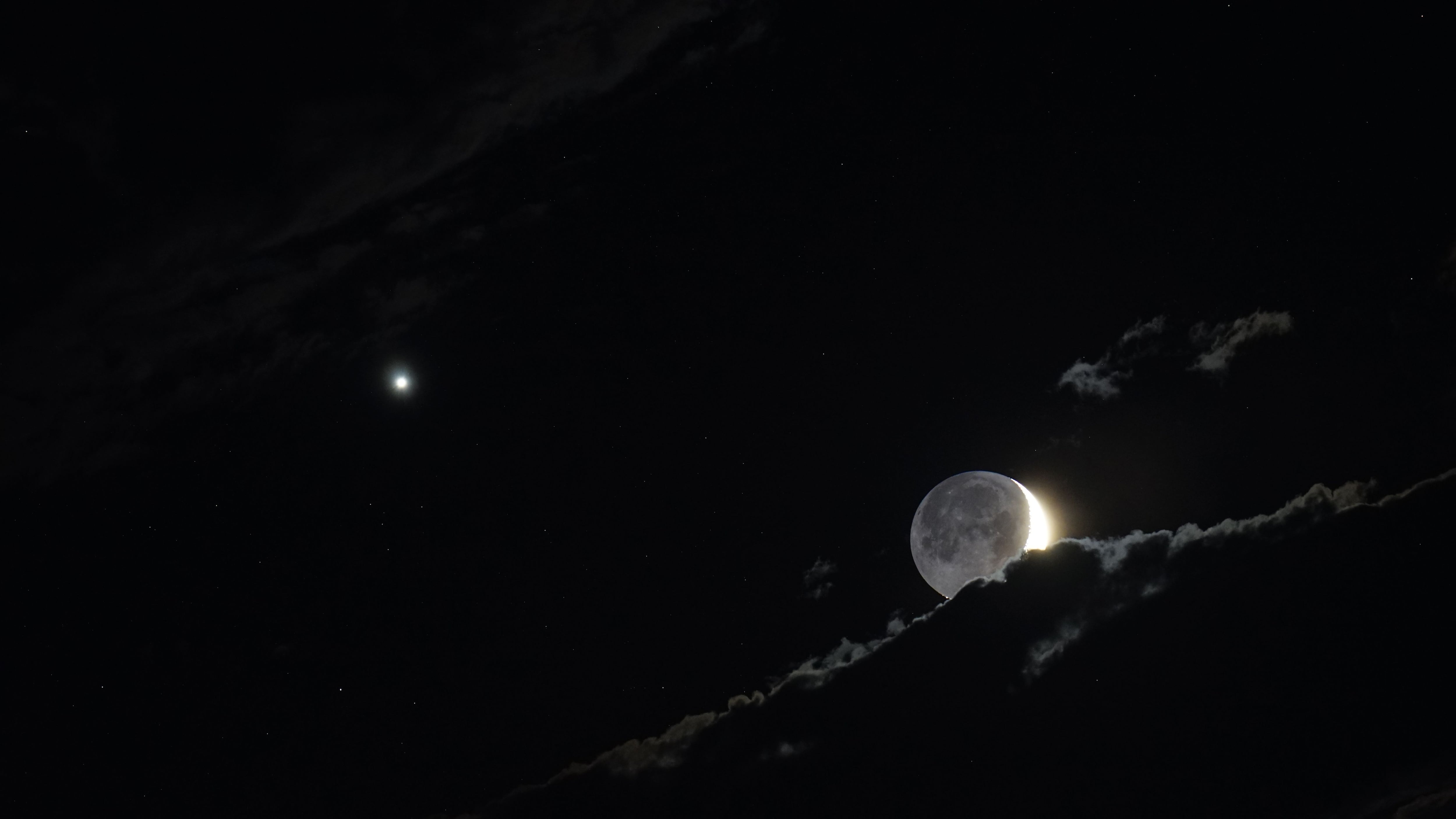 Photo of De merveilleuses photos de la lune de la Terre rencontrent Vénus lors d’un événement céleste rare